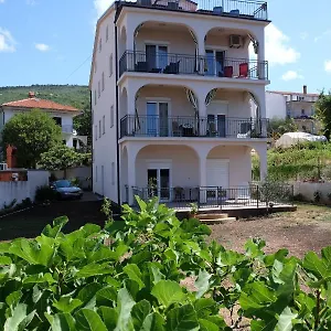  Apartman Mojca